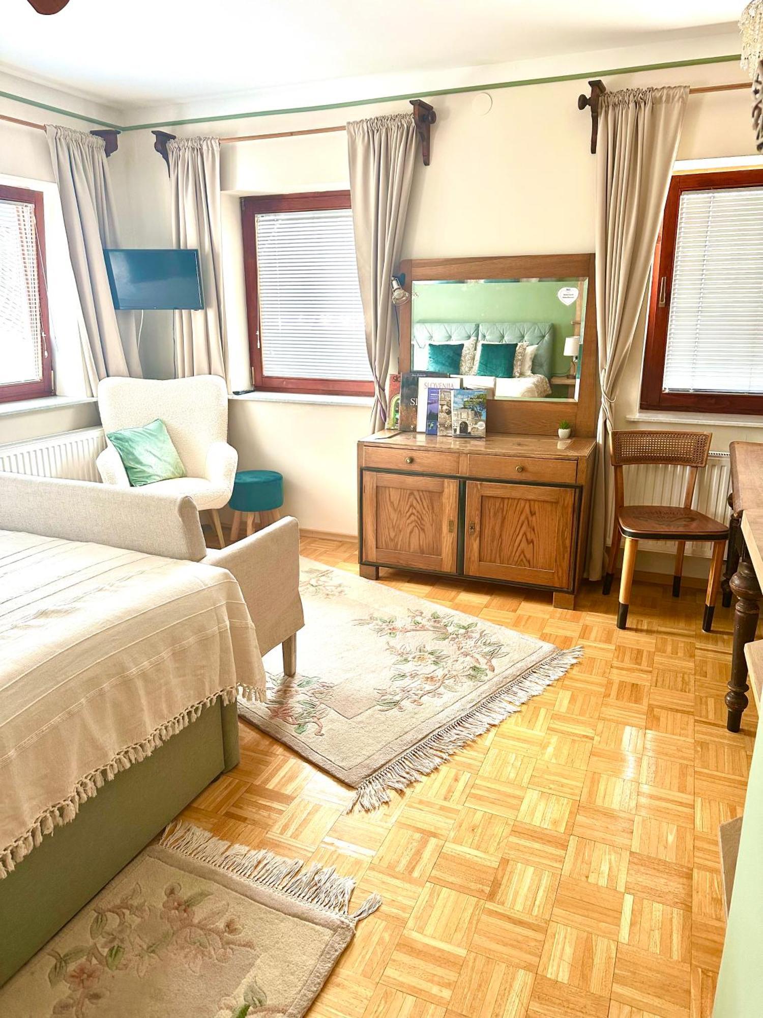Guesthouse Sabine - Pr' Skminc Бохиньска-Бела Экстерьер фото
